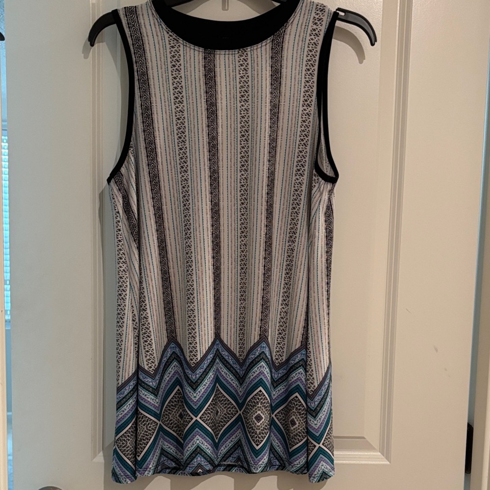 Sleeveless Geometric Pattern Top